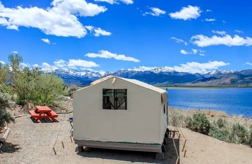 Bridgeport RV Rental | Stylish Lakeside Glamping Cabin with Eastern Sierra Mountain Views near Bridgeport, California