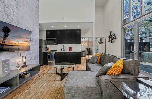 Little Italy Apartment | Stylish Little Italy Loft: Modern Urban Retreat