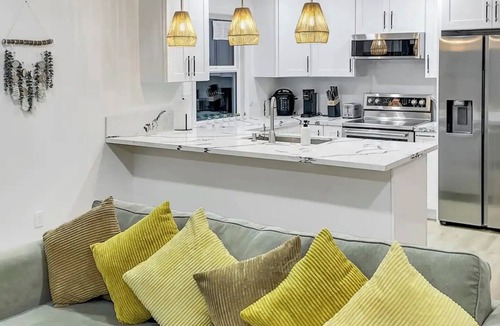Modesto House | Stylish Modesto Getaway: Near Hospitals & Shopping