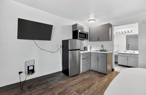 Las Vegas Apartment | Stylish renovated studio with new modern design