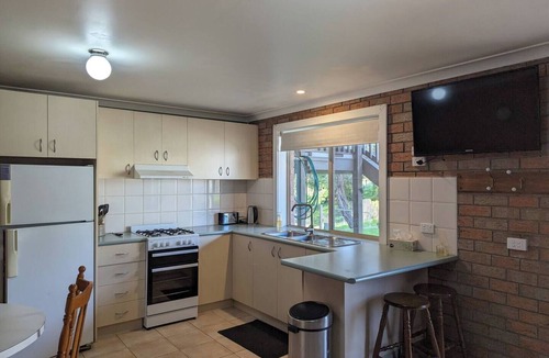 Rye Apartment | Stylish self-contained apartment in a tranquil garden setting.