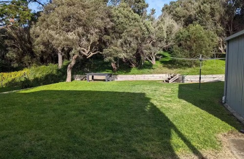 Rye Apartment | Stylish self-contained apartment in a tranquil garden setting.