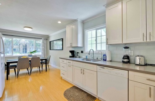 Santa Clara House | Stylish Silicon Valley Getaway｜Modern 2BR Pet-Friendly Home｜Flexible Lease#41841