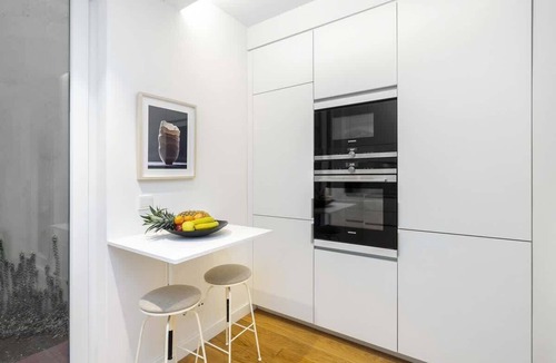 Santo Amaro Apartment | Stylish Studio Walk to LX Factory & Belem