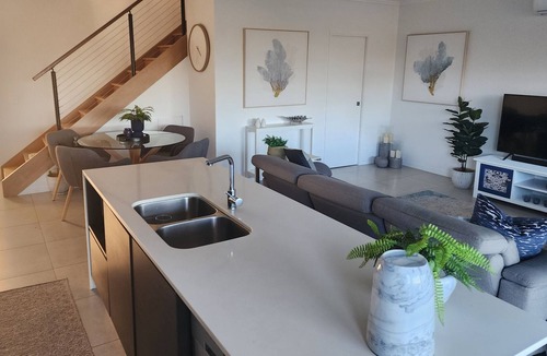 Robina Apartment | Stylish Terrace Home in the Heart of Robina. Pool and Pet Friendly!