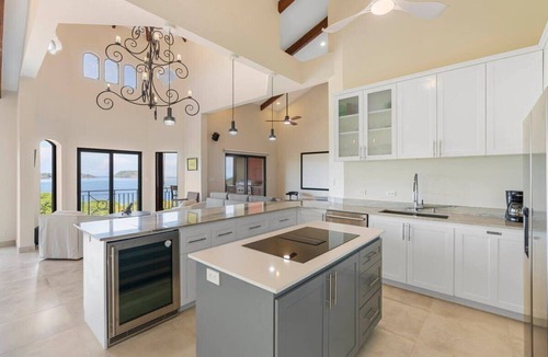 Potrero Condo | Stylish Villa with Brand-New Furniture, Panoramic Ocean Views, and Infinity Swimming Pool & Hot Tub