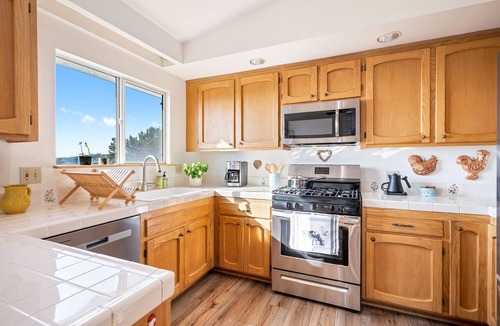 Arroyo Grande House | Stylish Wine Country Hideaway with views