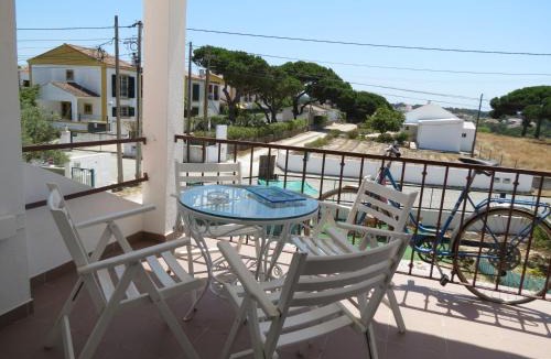 Castelo House | Sublime Sun & Van - By Meco Stays