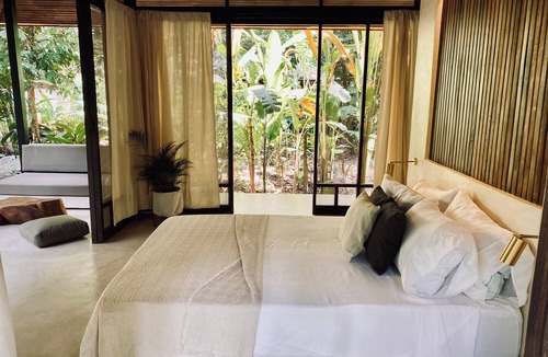 Manzanillo Hotel | Suite con Piscina Privada y Vistas al Jardín, en la Jungla y a 3 min de la Playa