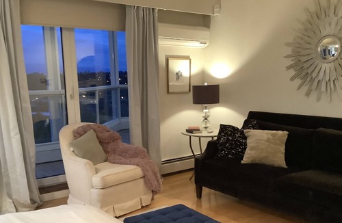 West Side Bed & Breakfast | Suite Smart Vancouver