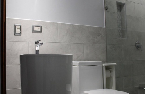 San Isidro de El General Hotel | Suites Charter Boutique - Colibrí
