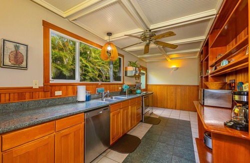 Kihei House | Summer Deal Beachfront Maui Home with Private Pool Sleeps 14 Guests