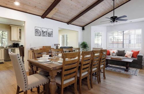 Fox Farm House | Summer Escape - Games/Fire Pit/Minutes to Lake and Ski