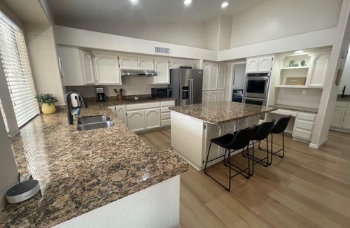 Glendale House | Summer in the Sunshine! Large yard, salt water pool-spa, billiards-ping pong