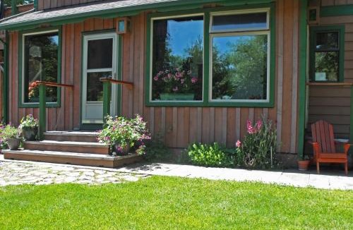 Tofino House | Summerhill Guest House