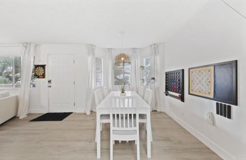 Summerlin Apartment | Summerlin Vegas Pool Condo w/Hot Tub & Games