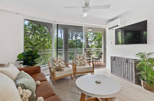 Gold Coast Apartment | Sun-kissed Serenity: Mediterranean in Burleigh