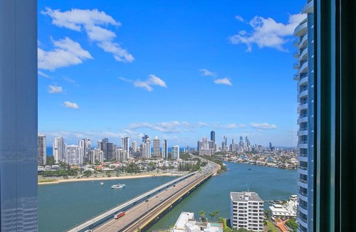 Southport Apartment | Sundale at Southport - Resort-style Panorama
