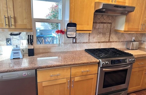 North Central House | SunlightStays - Modern Chic Home Near CVS, Safeway, Starbucks & SFO Airport
