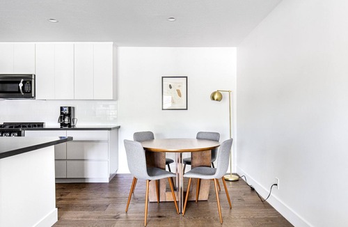Sharon Heights Apartment | Sunny Menlo Park 1BR w/Pool, W/D, Gym, near 82, 101, 280, by Blueground