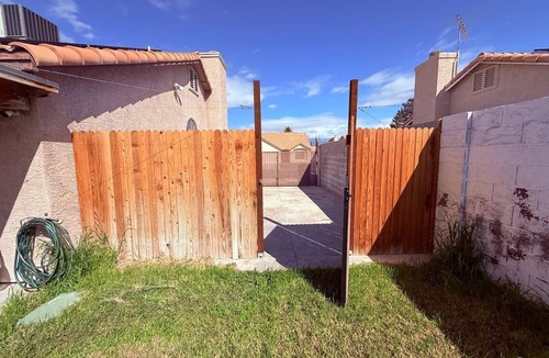 North Las Vegas House | Sunny Pool Retreat-Sleeps 11* RV Parking