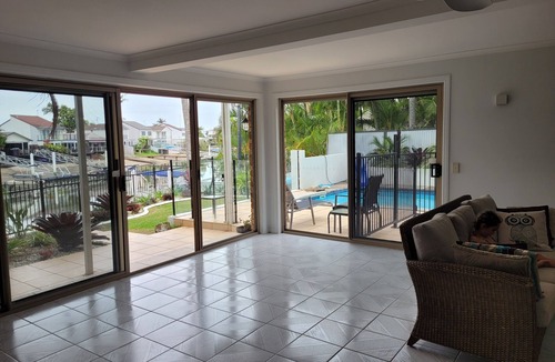 Mooloolaba House | Sunny Spacious Canal Home - pool, kayaks, beach