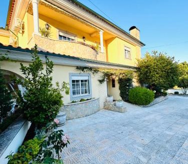 Vila Nova de Poiares House | Sunrise Villa Alvorada - Rose Parlour