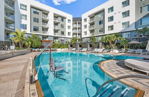 Kearny Mesa Apartment | Sunset Penthouse: Pool, Spa, Gym, Games, & Parking