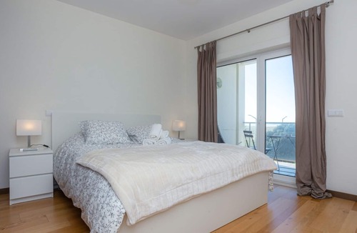 Figueira da Foz Apartment | Sunshine Coast Apartment by Rent4All