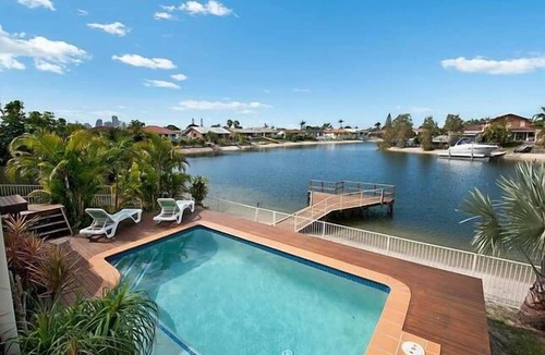 Mermaid Waters House | SUNSHINE WATERS - Large Waterfront