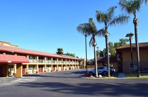Visalia Hotel | Super 8 by Wyndham Visalia