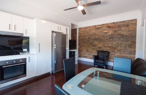 Clayfield Apartment | Superior 2-bedroom at Hampton Court Apartments