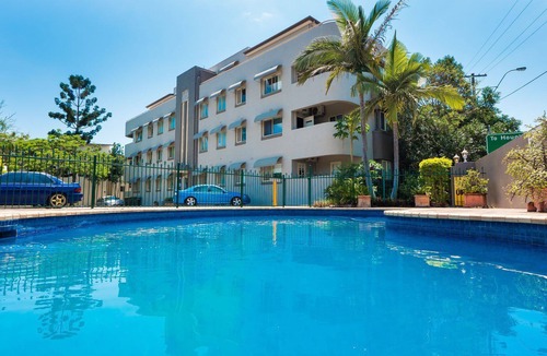 Clayfield Apartment | Superior 2-bedroom at Hampton Court Apartments