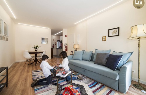 Pena Apartment | Superior One-Bedroom Apartment with A / C, wifi in City Center