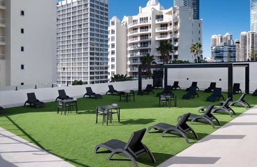 Gold Coast Apartment | Surfers Paradise Unit (Level 10)