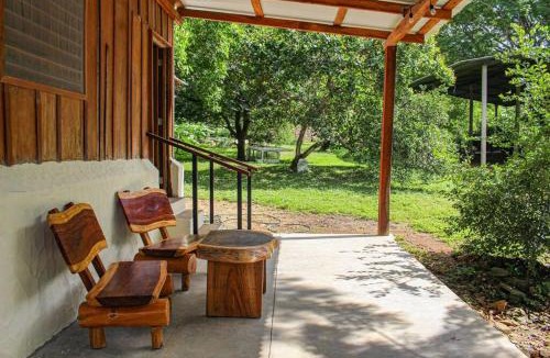 Escamequita Ski Chalet | Surfers Paradise - Cabin next to Yankee Beach