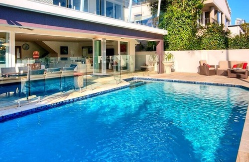 Surfers Paradise House | Surfers Paradise Escape (Heated Pool)