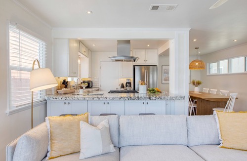 West Newport House | Surfrider Buyout by AvantStay | 2 Home Buyout By the Beach!