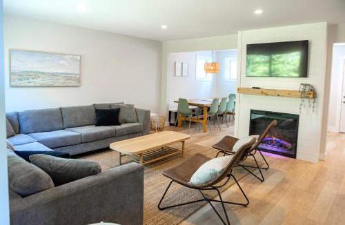 Ucluelet Apartment | Surfs Inn Guesthouse & Cottages