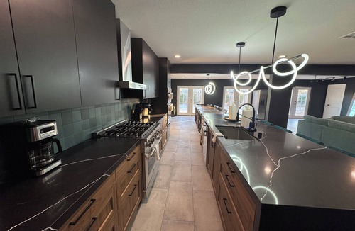 Paradise Villa | Swanky Villa Luxury 8BR 12 Kings Pool & Spa