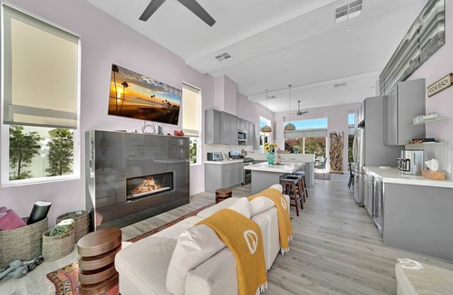 San Clemente House | T's Trestles Shred Chalet
