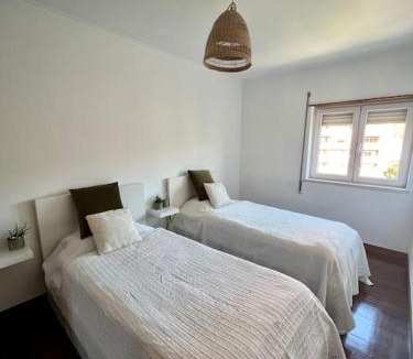 Pica Galo Apartment | T3 beach front in São João da Caparica
