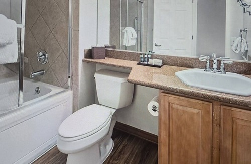 Las Vegas Resort | Tahiti Resort Las Vegas. 2 pools and a hot tub. 5 min away from the strip.