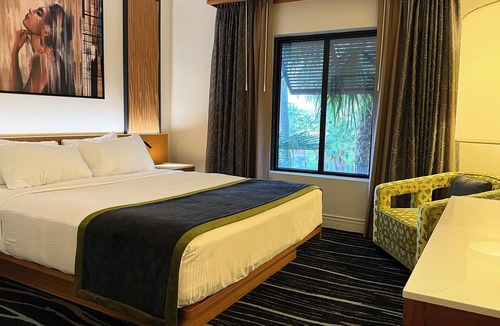 Las Vegas Resort | Tahiti Village 1-BR Condo - Tropical Oasis with Luxury Resort-Style Pool