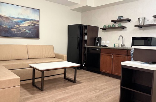Las Vegas Resort | Tahiti Village 1-BR Condo - Tropical Oasis with Luxury Resort-Style Pool