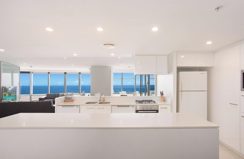 Surfers Paradise Apartment | Tallest Tower 4 Bedroom SkyHome 4703