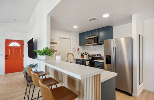 Joshua Tree House | Tangerine House - Hot Tub, Fire Pit, BBQ