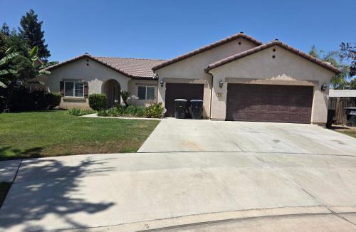 Visalia House | Tanglewood Place