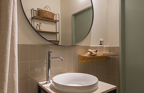 Caparica Apartment | Tanoeiro's Cottage in Porto Brandão
