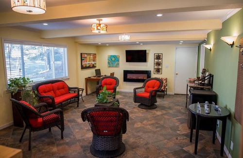Lakeside Park Hotel | Tea Garden Lodge - Near Heavenly Gondola